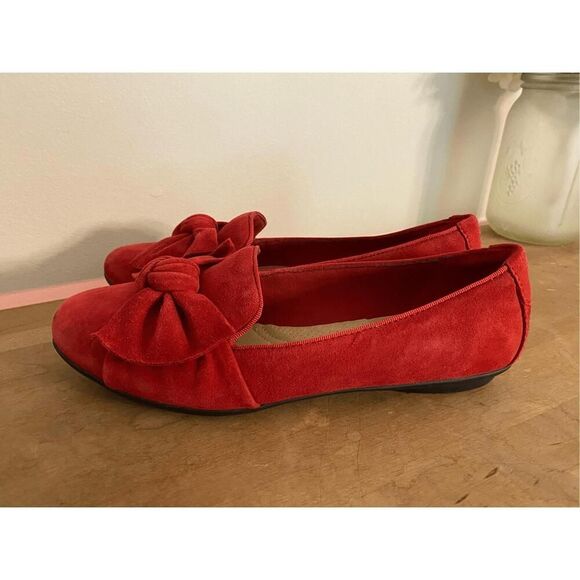 Clarks Women's size 7 Gracelin Jonas Loafer Flat red comfort shoes bow - Picture 1 of 6